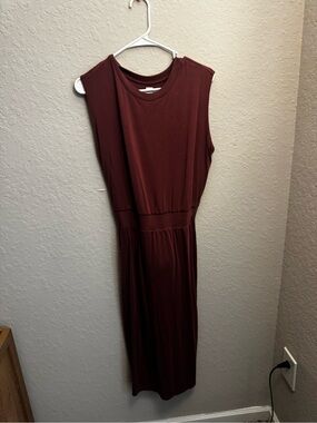 Athleta Sleeveless Midi Dress in Wine